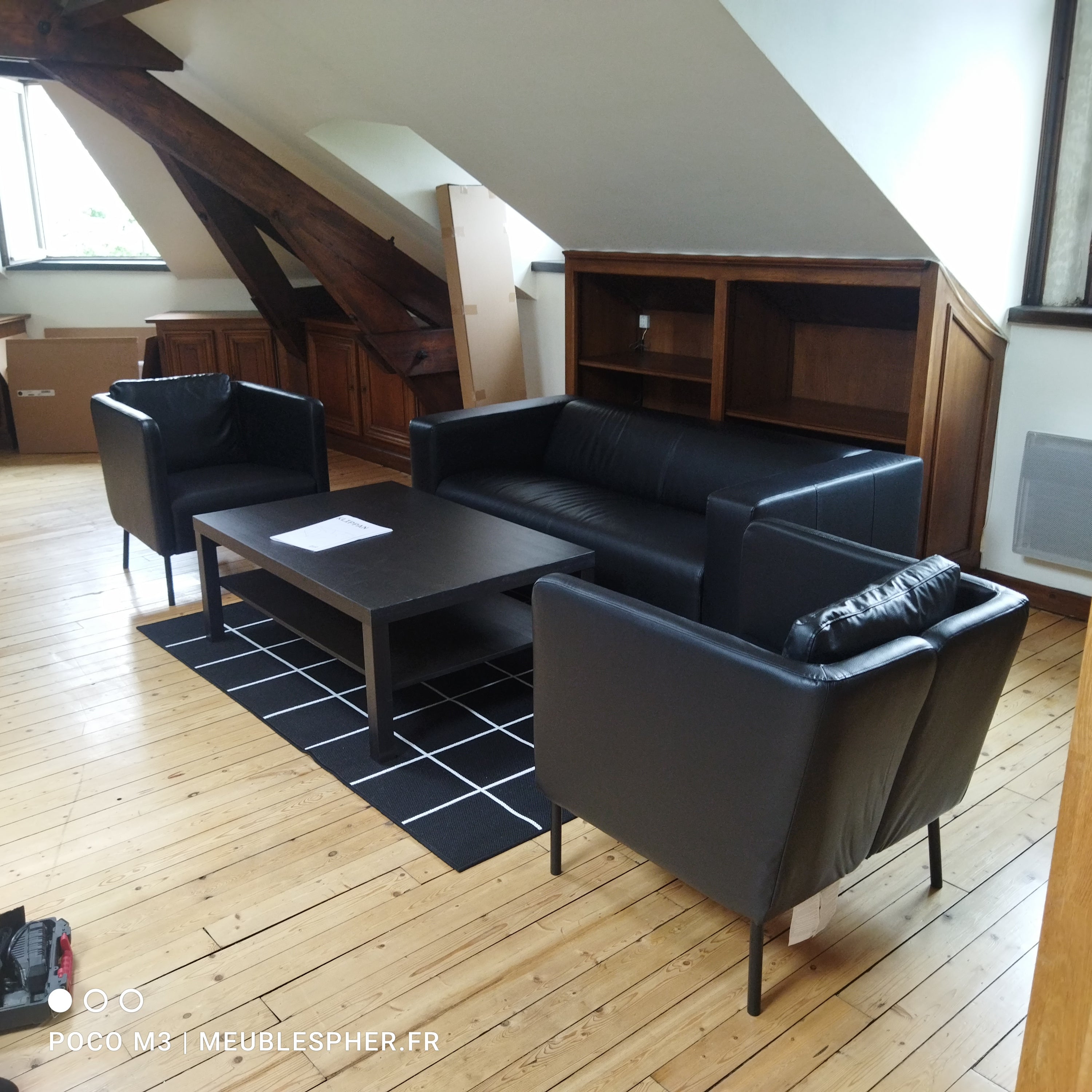 montage des meubles de salon Ikea avec table basse